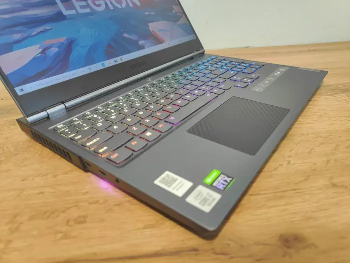 Ігровий ноутбук Б-клас Lenovo Legion 7 15IMH05H / 15.6" (1920x1080) IPS / Intel Core i7-10750H (6 (12) ядер по 2.6 - 5.0 GHz) / 32 GB DDR4 / 1000 GB SSD / nVidia GeForce RTX 2080 Super Max-Q, 8 GB GDDR6, 256-bit / WebCam / Windows 10 Home б/в - зображення 8