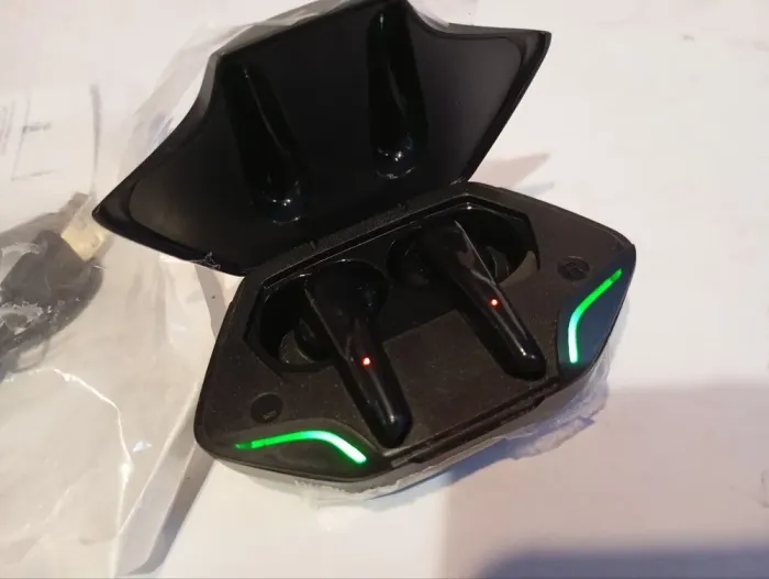 ПК Б-клас Fujitsu Esprimo P758 E85+ Tower / Intel Core i3-8100 (4 ядра по 3.6 GHz) / 16 GB DDR4 / 256 GB SSD + 500 GB HDD / Intel UHD Graphics 630 б/в - зображення 7