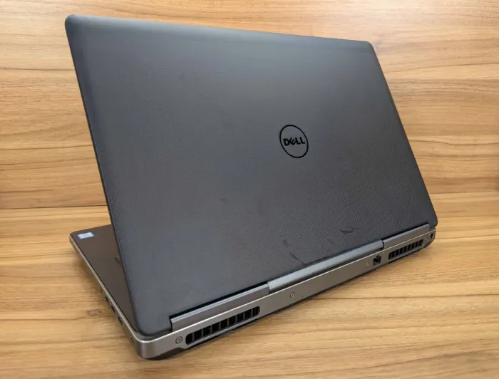 Мобільна робоча станція Dell Precision 7710 / 17,3" (1920x1080) IPS / Intel Core i7-6920HQ (4 (8) 2.9 - 3.8 GHz) / 32 GB DDR4 / 256 GB SSD + 640 GB HDD / nVidia Quadro M3000M, 4 GB GDDR5, 256-bit / WebCam / Windows 10 б/в - зображення 7