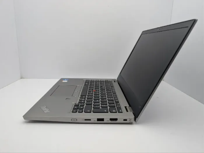 Ноутбук Lenovo ThinkPad L13 Gen 2 / 13.3" (1920x1080) IPS / Intel Core i5-1145G7 (4 (8) ядра по 4.4 GHz) / 16 GB DDR4 / 256 GB SSD M.2 / Intel Iris Xe Graphics / WebCam б/в - зображення 5