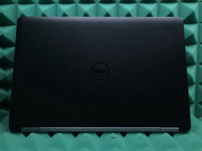 Ноутбук Б-клас Dell Latitude E5570 / 15.6" TN / Core i3-6100U (2(4) ядра по 2.3GHz) / 8GB DDR4 / 256GB SSD / HD Graphics 520 / HDMI / Win 10 б/в - зображення 5