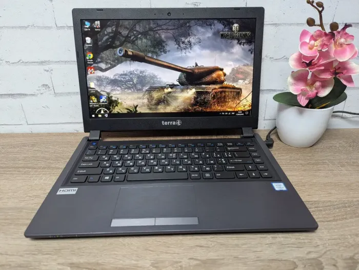 Ноутбук Terra Mobile 1451 / 14" (1920x1080) TN / Intel Core i3-5020U (2 (4) ядра по 2.2 GHz) / 8 GB DDR3 / 128 GB SSD / Intel HD Graphics 5500 / WebCam / Без АКБ б/в - зображення 2