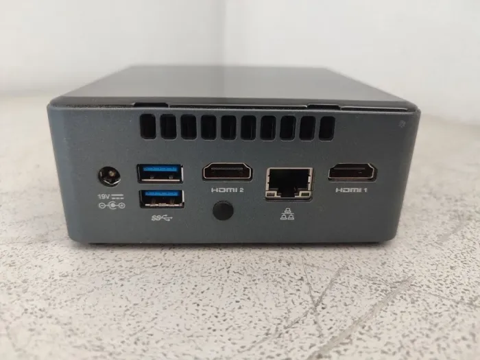 Неттоп Intel NUC (NUC7JY) USFF / Intel Celeron J4025 (2 ядра по 2.0 - 2.9 GHz) / 4 GB DDR4 / 128 GB SSD / Intel UHD Graphics 600 / Wi-Fi / Bluetooth б/в - зображення 4
