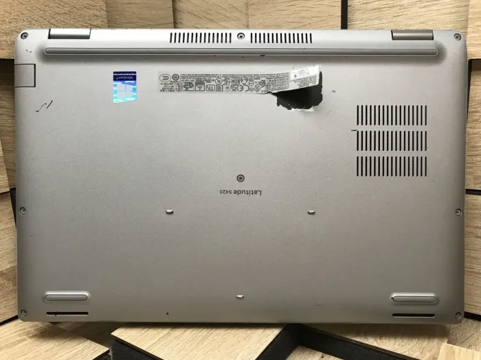 Ультрабук Б-клас Dell Latitude 5420 / 14" (1920x1080) IPS / Intel Core i5-1135G7 (4 (8) ядра по 4.2 GHz) / 8 GB DDR4 / 256 GB SSD M.2 / Intel Iris Xe Graphics / WebCam / USB 3.2 / Windows 10 б/в - зображення 14