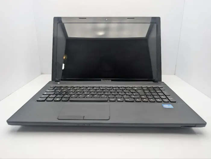 Ноутбук Lenovo IdeaPad N581 / 15.6" (1366x768) TN / Intel Core i5-3230M (2 (4) ядра по 2.6 - 3.2 GHz) / 6 GB DDR3 / 500 GB HDD / Intel HD Graphics 4000 / WebCam / DVD-ROM б/в - зображення 4