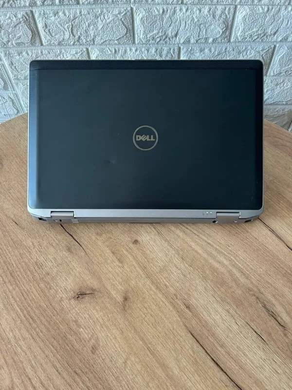 Ноутбук Б-клас Dell Latitude E6530 / 15.6" (1366x768) TN / Intel Core i5-3210M (2 (4) ядра по 2.5 - 3.1 GHz) / 4 GB DDR3 / 500 GB HDD / Intel HD Graphics 4000 б/в - зображення 3
