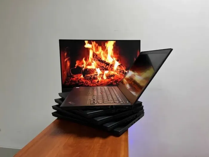 Ноутбук Lenovo ThinkPad T470 / 14" (1920x1080) IPS / Intel Core i7-6600U (2 (4) ядра 2.6 - 3.4 GHz) / 8 GB DDR4 / 256 GB SSD / Intel HD Graphics 520 / WebCam / Fingerprint / HDMI / Две АКБ / Windows 10 б/в - зображення 3