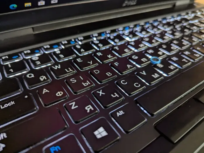 Мобільна робоча станція Б-клас Dell Precision 7530 / 15.6" (1920x1080) IPS / Intel Core i7-8850H (6 (12) ядер по 2.6 - 4.3 GHz) / 32 GB DDR4 / 512 GB SSD / nVidia Quadro P1000, 4 GB GDDR5, 128-bit / WebCam / Fingerprint / Windows 10 б/в - зображення 6