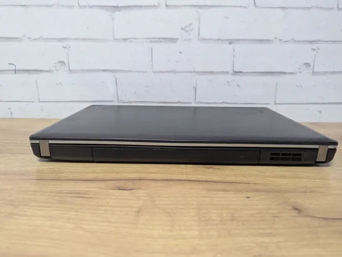 Ноутбук Б-клас Lenovo ThinkPad E535 / 15.6" (1366x768) TN / AMD A8-4500M (4 ядра по 1.9 - 2.8 GHz) / 8 GB DDR3 / 240 GB SSD / AMD Radeon HD 7640G Graphics / WebCam б/в - зображення 8