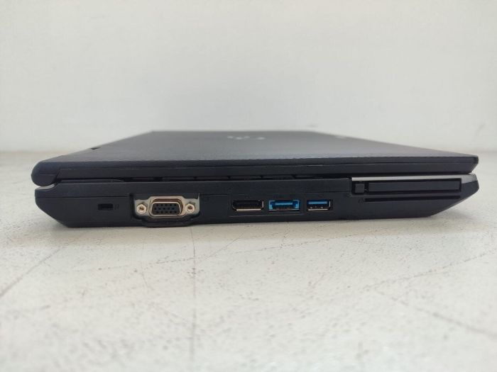 Ноутбук Fujitsu LifeBook E752 / 15.6" (1600x900) TN / Intel Core i5-3230M (2 (4) ядра по 2.6 - 3.2 GHz) / 8 GB DDR3 / 128 GB SSD / Intel HD Graphics 4000 б/в - зображення 3