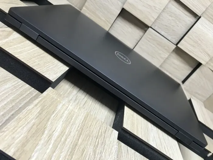 Ноутбук Dell Precision 3540 / 15.6" (1366x768) TN / Intel Core i5-8365U (4 (8) ядра по 1.6 - 4.1 GHz) / 8 GB DDR4 / 240 GB SSD M.2 / Intel UHD Graphics 620 / WebCam / Fingerprint / HDMI / Windows 10 б/в - зображення 7