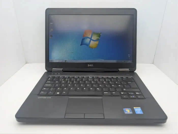 Ноутбук Dell Latitude E5440 / 14" (1366x768) TN / Intel Core i5-4200U (2 (4) ядра по 1.6 - 2.6 GHz) / 8 GB DDR3 / 500 GB HDD / Intel HD Graphics 4400 б/в - зображення 2