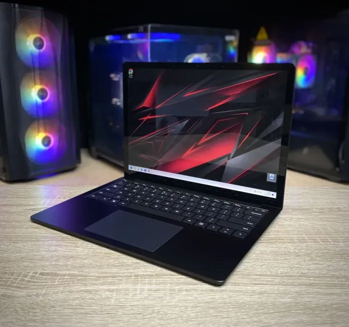 Ультрабук Microsoft Surface Laptop 3 / 13.5" (1920x1080) IPS Touch / Intel Core i5-1035G7 (4 (8) ядра по 1.2 - 3.7 GHz) / 8 GB DDR4 / 256 GB SSD / Intel Iris Plus Graphics / WebCam б/в - зображення 4