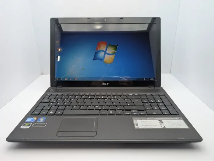 Ноутбук Acer Aspire 5742G / 15.6" (1366x768) TN / Intel Core i5-480M (2 (4) ядра по 2.6 GHz) / 6 GB DDR3 / 500 GB HDD / nVidia GeForce GT 520M, 1 GB GDDR3, 64-bit / WebCam / DVD-ROM б/в - зображення 2