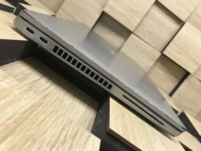 Ультрабук Б-клас Dell Latitude 5420 / 14" (1920x1080) IPS / Intel Core i5-1135G7 (4 (8) ядра по 4.2 GHz) / 8 GB DDR4 / 256 GB SSD M.2 / Intel Iris Xe Graphics / WebCam / USB 3.2 / Windows 10 б/в - зображення 6