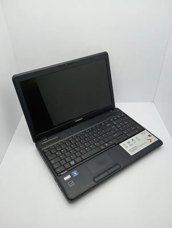 Ноутбук Toshiba Satellite C660 / 15.6" (1366x768) TN / AMD E-300 (2 ядра по 1.3 GHz) / 6 GB DDR3 / 120 GB SSD / AMD Radeon HD 6310 Graphics / WebCam б/в - зображення 5