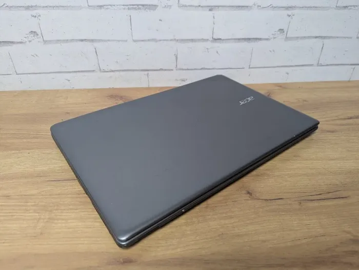 Ноутбук Б-клас Acer Aspire E1 V5WE2 / 15.6" (1366x768) TN / Intel Core i7-4500U (2 (4) ядра по 1.8 - 3.0 GHz) / 8 GB DDR3 / 128 GB SSD / Intel HD Graphics 4400 / WebCam б/в - зображення 3