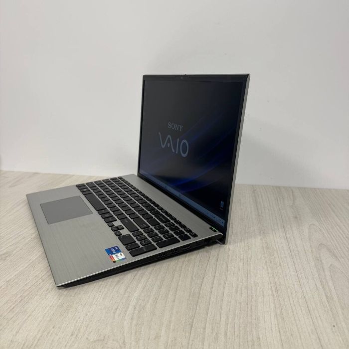 Ультрабук Sony Vaio VjF161X / 16" (1920x1080) IPS / Intel Core i7-1355U (10 (12) ядер по 1.7 - 5.0 GHz) / 16 GB DDR4 / 512 GB SSD NVMe / Intel Iris Xe Graphics / WebCam б/в - изображение 6