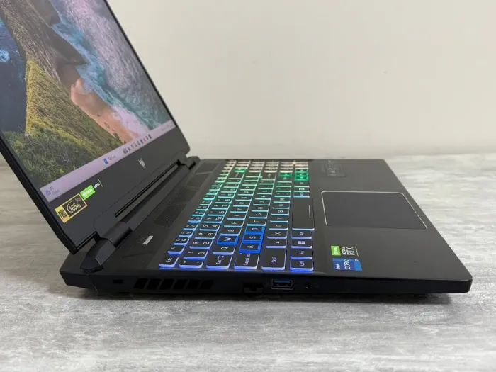 Ігровий ноутбук Acer Predator Helios 300 PH315-55 / 15,6" (1920x1080) IPS / Intel Core i7-12700H (14 (20) ядер по 3,5 - 4,7 ГГц) / 16 ГБ DDR4 / 512 ГБ SSD / nVidia GeForce RTX 3060, 6 ГБ GDDR6, 192-біт / Веб-камера / Win 11 б/в - изображение 9