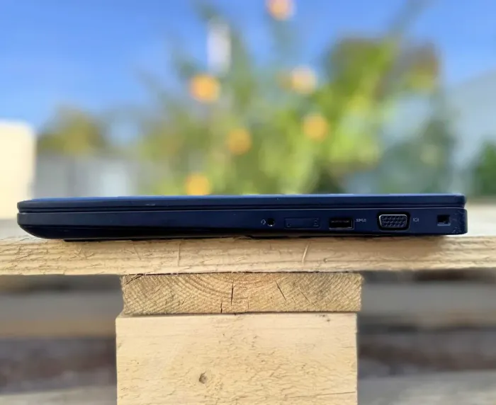 Ноутбук Dell Latitude 5580 / 15.6" (1920x1080) IPS / Intel Core i5-6300U (2 (4) ядра по 2.4 - 3.0 GHz) / 8 GB DDR4 / 256 GB SSD / Intel HD Graphics 520 / WebCam / Windows 10 Pro б/в - зображення 7