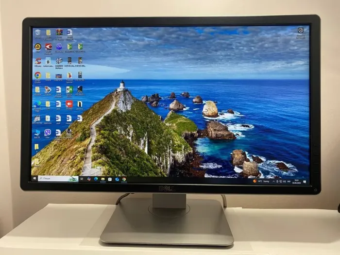 Монітор Dell P2214H / 22" (1920x1080) IPS / 1x VGA, 1x DVI, 1x DisplayPort, USB 2.0 / VESA 100x100 б/в - зображення 2