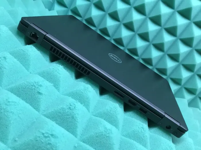 Ноутбук Dell Latitude 5490 / 14" (1920x1080) IPS / Intel Core i5-8250U (4 (8) ядра по 1.6 - 3.4 GHz) / 8 GB DDR4 / 256 GB SSD / Intel UHD Graphics 620 / WebCam / USB 3.1 / HDMI / Windows 10 б/в - зображення 9