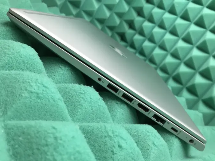 Ноутбук HP ProBook 450 G7 / 15.6" (1366x768) TN / Intel Core i3-10110U (2 (4) ядра по 2.1 - 4.1 GHz) / 8 GB DDR4 / 480 GB SSD / Intel UHD Graphics / WebCam / USB 3.1 / HDMI б/в - зображення 6