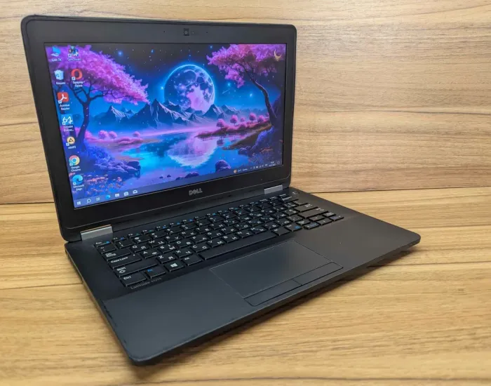 Нетбук Б-клас Dell Latitude E7270 / 12.5" (1366x768) TN / Intel Core i5-6300U (2 (4) ядра по 2.4 - 3.0 GHz) / 8 GB DDR4 / 240 GB SSD / Intel HD Graphics 520 / WebCam / HDMI / Windows 10 б/в - зображення 5