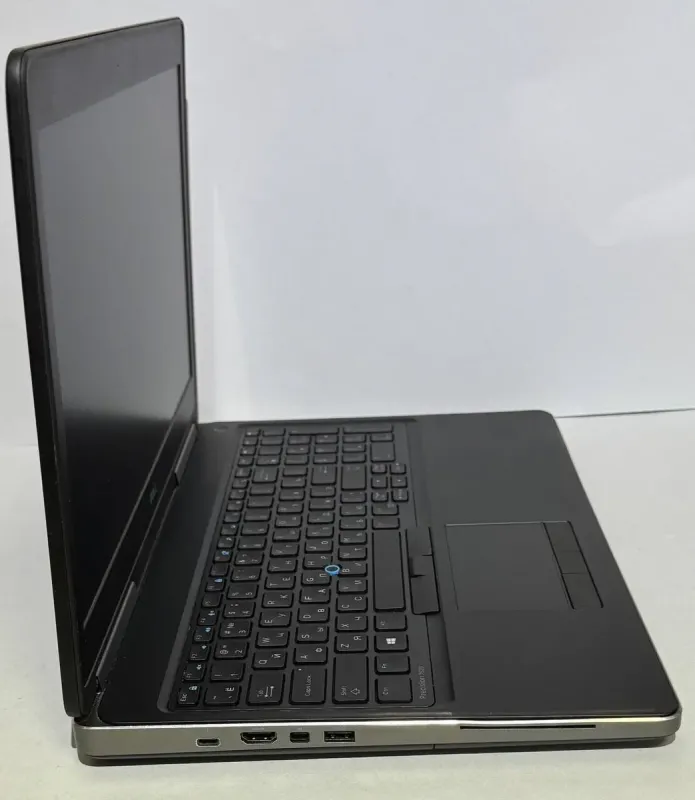 Мобільна робоча станція Dell Precision 7520 / 15,6" (1920x1080) IPS / Intel Core i7-7820HQ (4 (8) ядра по 2,9 - 3,9 ГГц) / 16 ГБ DDR4 / 512 ГБ SSD / nVidia Quadro M1200, 4 ГБ GDDR5, 128-біт / NoWebCam б/в - зображення 6