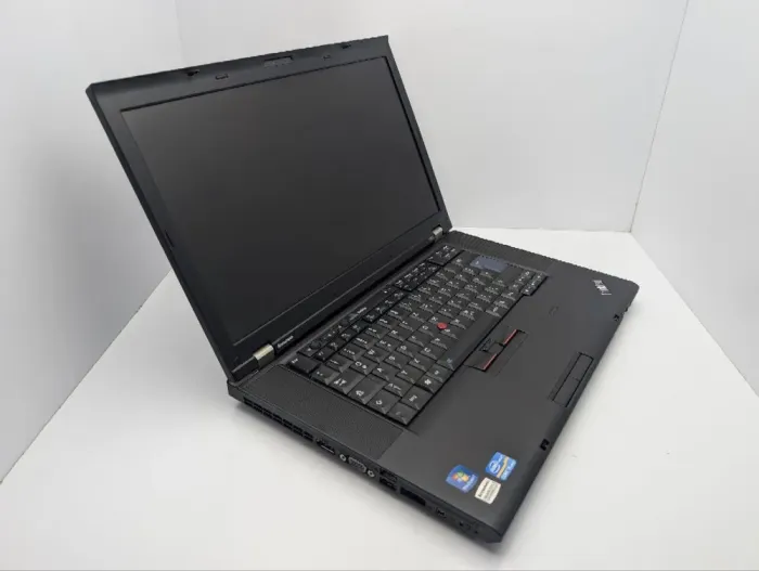 Ноутбук Lenovo ThinkPad T520 / 15.6" (1366x768) TN / Intel Core i5-2520M (2 (4) ядра по 2.5 - 3.2 GHz) / 6 GB DDR3 / 240 GB SSD / Intel HD Graphics 3000 / WebCam / DVD-ROM б/в - зображення 6