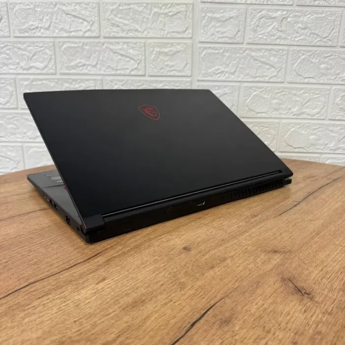 Ігровий ноутбук Б-клас MSI GF63 Thin 8SC / 15.6" (1920x1080) IPS / Intel Core i5-8300H (4 (8) ядра по 2.3 - 4.0 GHz) / 8 GB DDR4 / 256 GB SSD / nVidia GeForce GTX 1650 Max-Q, 4 GB GDDR6, 128-bit / WebCam б/в - зображення 6