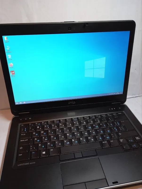 Ноутбук Б-клас Dell Latitude E6440 / 14" (1366x768) TN / Intel Core i5-4300M (2 (4) ядра по 2.6 - 3.3 GHz) / 8 GB DDR3 / 120 GB SSD / Intel HD Graphic 4600 / WebCam / DVD-RW + АКБ не бере заряд б/в - зображення 2
