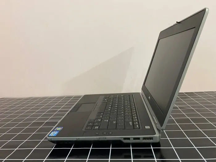 Ноутбук Б-клас Dell Latitude E6430 / 14" (1366x768) TN / Intel Core i5-3210M (2 (4) ядра по 2.5 - 3.1 GHz) / 8 GB DDR3 / 500 GB HDD / Intel HD Graphics 4000 / DVD-RW / HDMI б/в - зображення 5