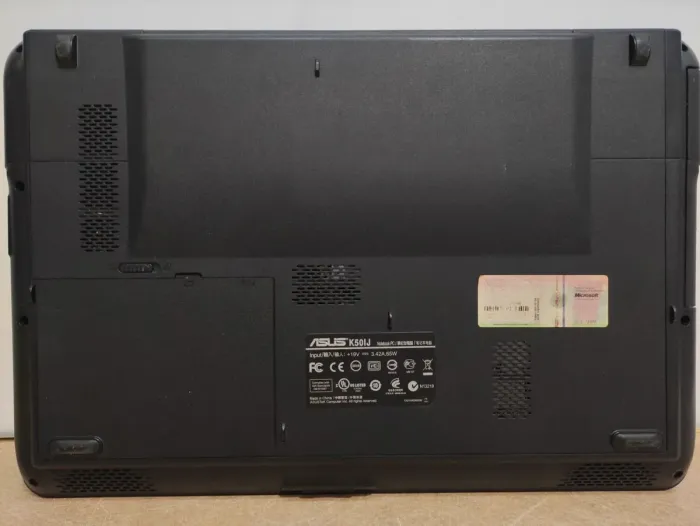 Ноутбук Asus K50IJ / 15.6" (1366x768) TN / Intel Celeron T3000 (2 ядра по 1.8 GHz) / 4 GB DDR2 / 120 GB SSD / Intel GMA 4500M HD Graphics / WebCam / АКБ не тримає б/в - зображення 8