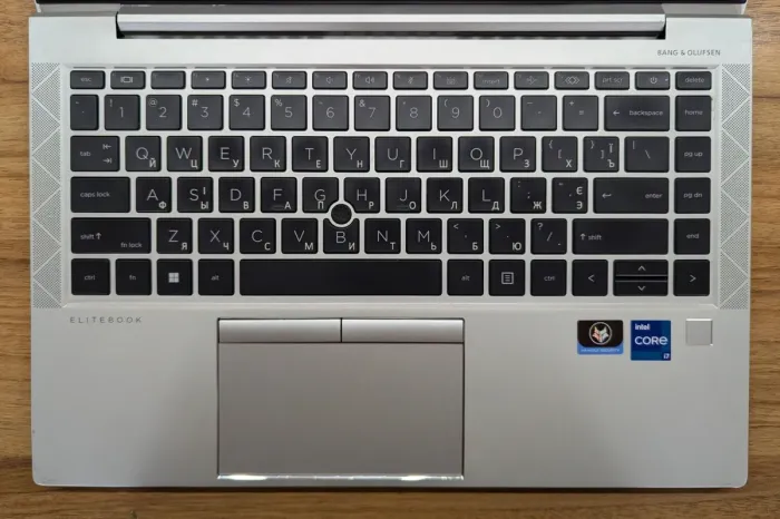 Ультрабук Б-клас HP EliteBook 840 G8 / 14" (1920x1080) IPS / Intel Core i7-1165G7 (4 (8) ядра по 2.8 - 4.7 GHz) / 16 GB DDR4 / 480 GB SSD / Intel Iris Xe Graphics / WebCam / TouchID / Windows 10 б/в - зображення 4