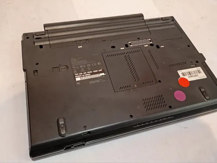 Ноутбук Б-клас Lenovo ThinkPad T420 / 14" (1366x768) TN / Intel Core i5-2520M (2 (4) ядра по 2.5 - 3.2 GHz) / 8 GB DDR3 / 120 GB SSD / Intel HD Graphics 3000 / DVD-ROM / WebCam б/в - зображення 5