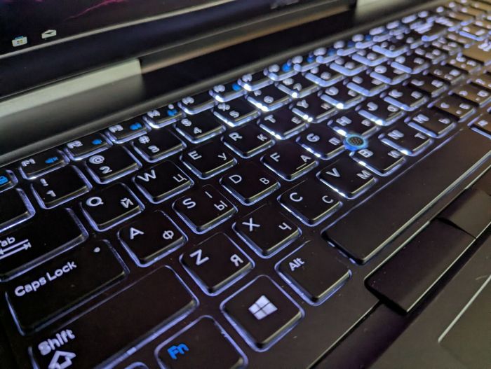 Мобільна робоча станція Б-клас Dell Precision 7720 / 17.3" (1920x1080) IPS / Intel Core i7-7820HQ (4 (8) ядра по 2.9 - 3.9 GHz) / 32 GB DDR4 / 1000 GB SSD / nVidia Quadro P4000, 8 GB GDDR5, 256-bit / HDMI / Windows 10 б/в - зображення 7