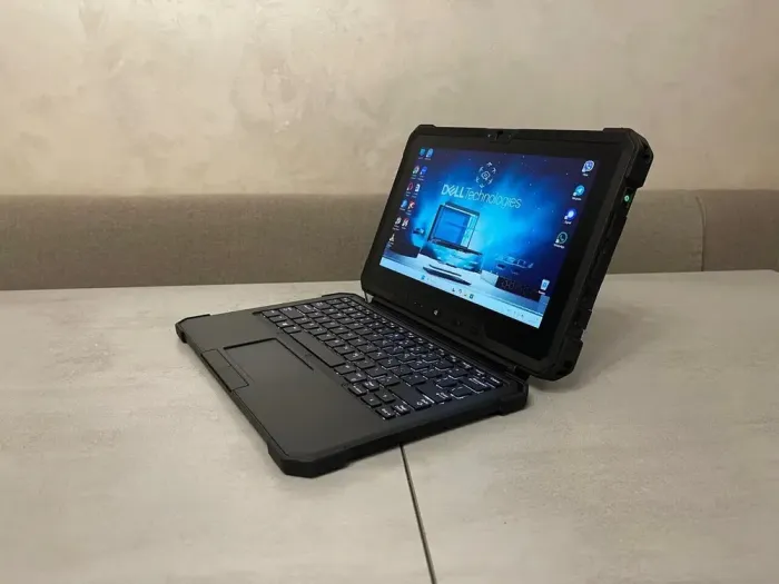 Захищений планшет Dell Latitude 7212 Rugged Extreme / 11,6'' (1920x1080) IPS / Intel Core i5-8350U (4 (8) ядра по 1,7 - 3,6 ГГц) / 16 ГБ DDR3 / 256 ГБ SSD / Intel UHD Graphics 620 / WebCam / 4G LTE / Дві АКБ б/в - зображення 3