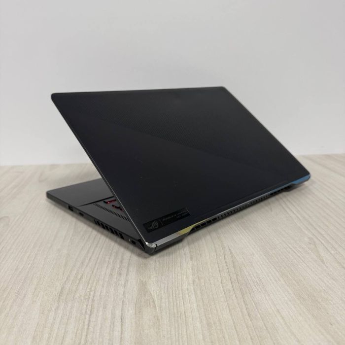 Ігровий ноутбук Б-класу Asus ROG Zephyrus G15 GA503QR / 15,6" (2560x1440) IPS / AMD Ryzen 9 5900HS (8 (16) ядер по 3.0 - 4.6 GHz) / 16 GB DDR4 / 1000 GB SSD NVMe / nVidia GeForce RTX 3070, 8 GB GDDR6, 256-bit б/в - зображення 6