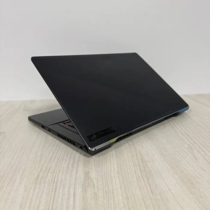 Ігровий ноутбук Б-класу Asus ROG Zephyrus G15 GA503QR / 15,6" (2560x1440) IPS / AMD Ryzen 9 5900HS (8 (16) ядер по 3.0 - 4.6 GHz) / 16 GB DDR4 / 1000 GB SSD NVMe / nVidia GeForce RTX 3070, 8 GB GDDR6, 256-bit б/в - зображення 6