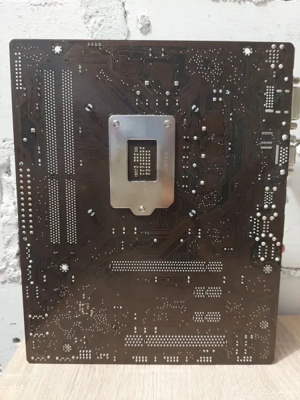 Комплект: Материнська плата Asus P8H61-M LX2 / LGA1155 / Intel Core i3-2120 (2 (4) ядра по 3.3 GHz) / 4 GB DDR3 + Кулер б/в - зображення 4