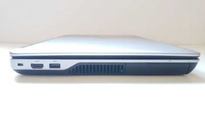 Ноутбук Dell Latitude E6540 / 15.6" (1366x768) TN / Intel Core i5-4200M (2 (4) ядра по 2.5 - 3.1 GHz) / 8 GB DDR3 / 128 GB SSD + 750 GB HDD / Intel HD Graphics 4600 / WebCam б/в - зображення 5