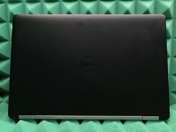 Ноутбук Б-клас Dell Latitude E5570 / 15.6" TN / Core i5-6440HQ (4 ядра по 2.6-3.5GHz) / 8GB DDR4 / 256GB SSD / HD Graphics 530 / WebCam / HDMI / Win 10 б/в - зображення 5