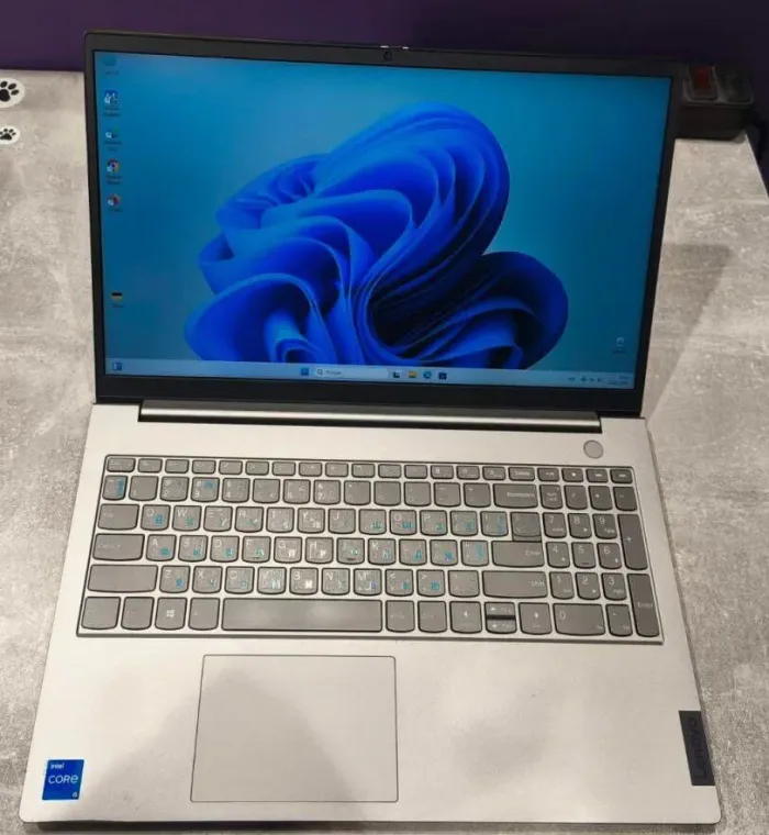 Ультрабук Lenovo ThinkBook 15 G2 ITL / 15.6" (1920x1080) IPS / Intel Core i5-1135G7 (4 (8) ядра по 2.4 - 4.2 GHz) / 8 GB DDR4 / 240 GB SSD / Intel Iris Xe Graphics / WebCam б/в - зображення 5