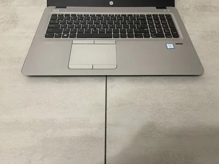 Ультрабук Б-клас HP EliteBook 850 G4 / 15.6" (1366x768) TN / Intel Core i7-7600U (2 (4) ядер по 2.8 - 3.9 GHz) / 16 GB DDR4 / 256 GB SSD / Intel HD Graphics 620 / WebCam б/в - зображення 4