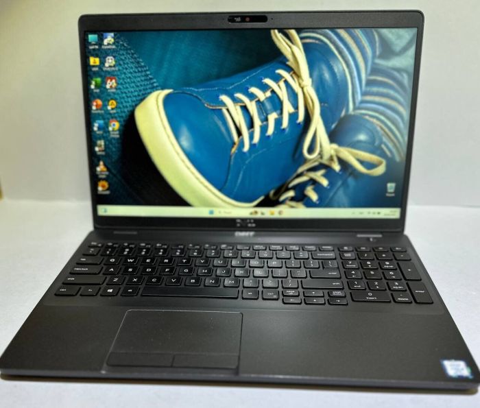 Ноутбук Dell Latitude 5500 / 15.6" (1920x1080) IPS / Intel Core i5-8365U (4 (8) ядра по 1.6 - 4.1 GHz) / 16 GB DDR4 / 256 GB SSD / Intel UHD Graphics 620 / WebCam б/в - зображення 2