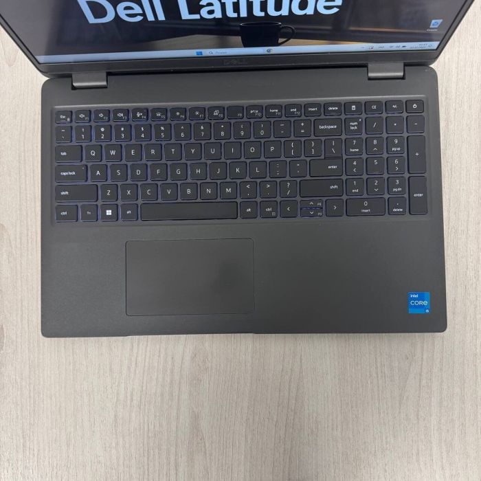 Ультрабук Б-клас Dell Latitude 3540 / 15.6" (1920x1200) IPS / Intel Core i5-1335U (10 (12) ядер по 3.4 - 4.6 GHz) / 16 GB DDR4 / 256 GB SSD M.2 NVMe / Intel Iris Xe Graphics / WebCam б/в - зображення 3