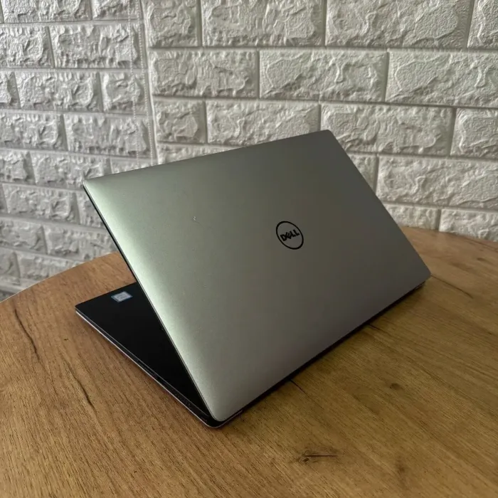 Ігровий ноутбук Б-клас Dell XPS 15 9550 / 15.6" (3840x2160) IPS Touch / Intel Core i5-6300HQ (4 ядра по 2.3 - 3.2 GHz) / 8 GB DDR4 / 256 GB SSD M.2 / nVidia GeForce GTX 960M, 2 GB GDDR5, 128-bit / WebCam б/в - зображення 6