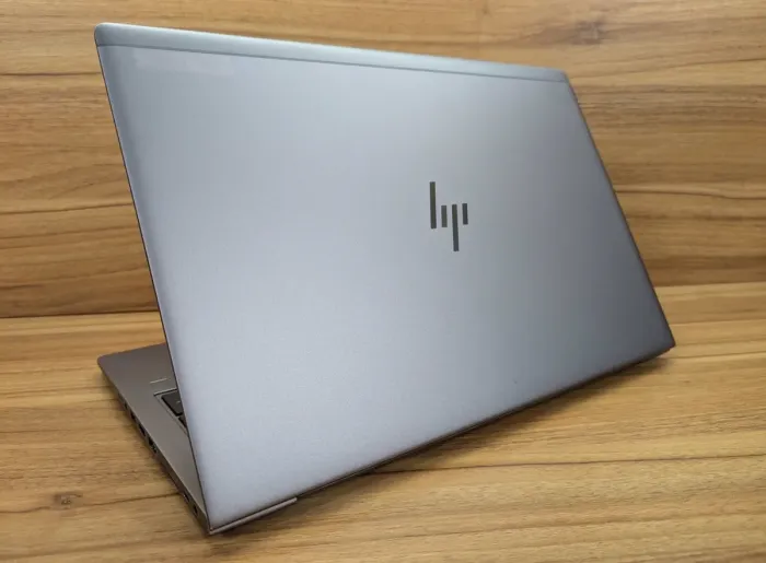 Мобільна робоча станція HP Zbook 15U G5 / 15,6" (1920x1080) IPS / Intel Core i7-8550U (4 (8) ядра по 1.8 - 4.0 GHz) / 16 GB DDR4 / 512 GB SSD / AMD Radeon Pro WX 3100, 2 GB GDDR5, 128-bit / WebCam / TouchID / Windows 10 б/в - изображение 7