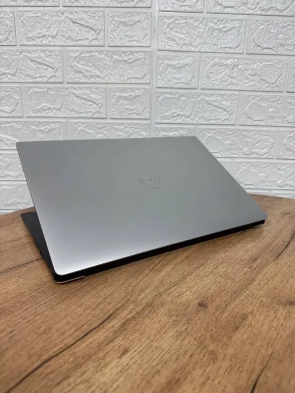 Мобільна робоча станція Dell Precision 5540 / 15.6" (3840x2160) IPS Touch / Intel Core i7-9850H (6 (12) ядер по 2.6 - 4.6 GHz) / 16 GB DDR4 / 512 GB SSD NVMe / nVidia Quadro T1000, 4 GB GDDR5, 128-bit / WebCam б/в - зображення 6